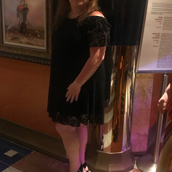 Lacey Dress - Picture 2 of 2